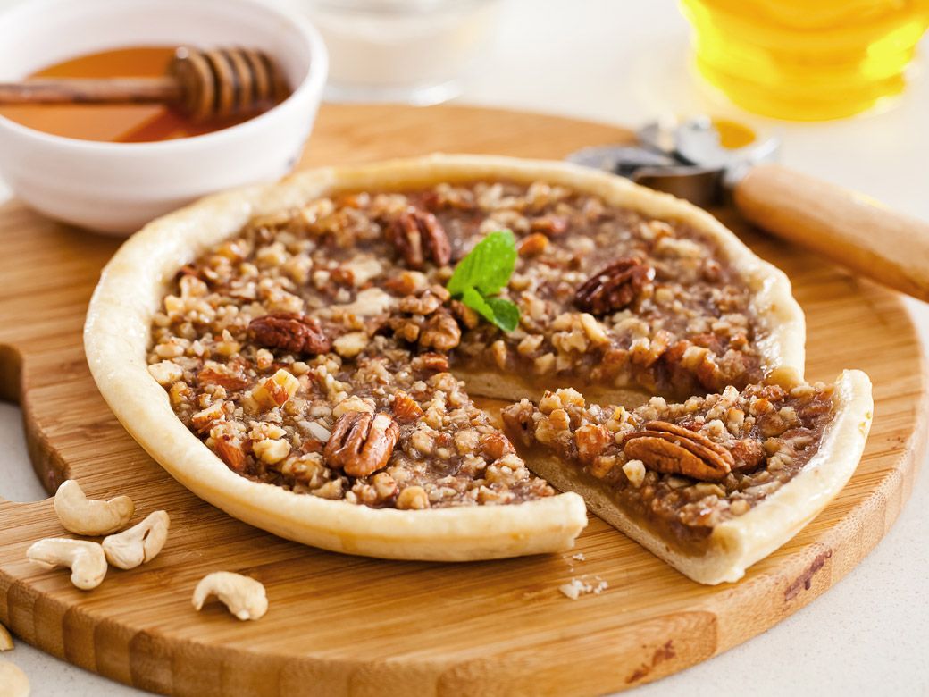 Рецепт: Пицца с орехами и медом в мультиварке