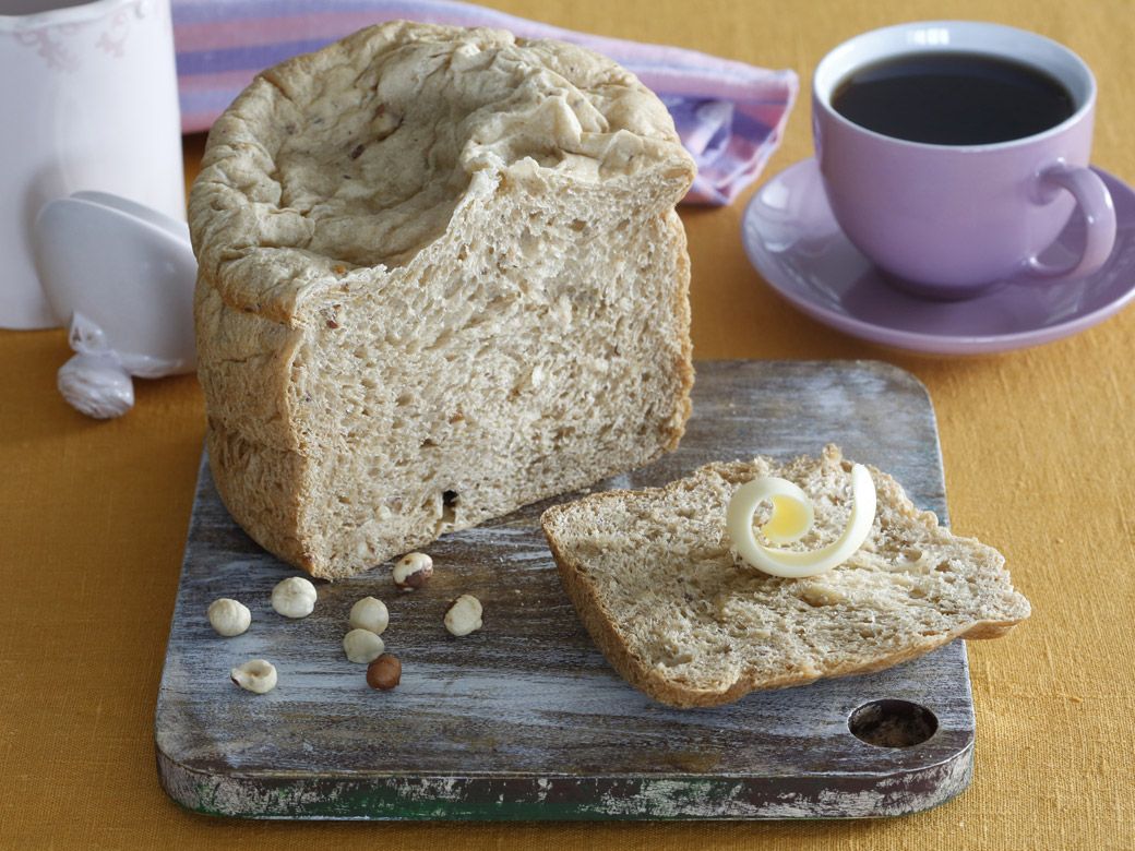 Рецепт: Цельнозерновой хлеб с овсяными хлопьями и орехами в мультиварке