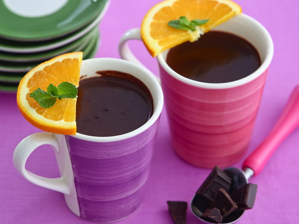 Рецепт: Горячий шоколад с апельсиновой цедрой в мультиварке
